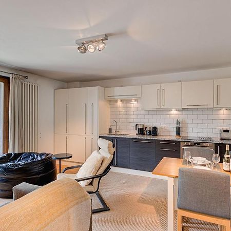Apartment Cosmiques - Alpes Travel - Central Chamonix - Sleeps 4 エクステリア 写真