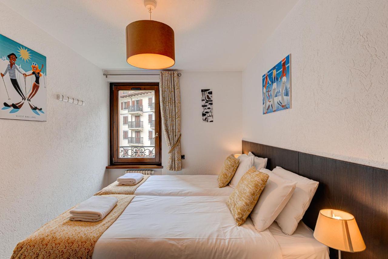 Apartment Cosmiques - Alpes Travel - Central Chamonix - Sleeps 4 エクステリア 写真