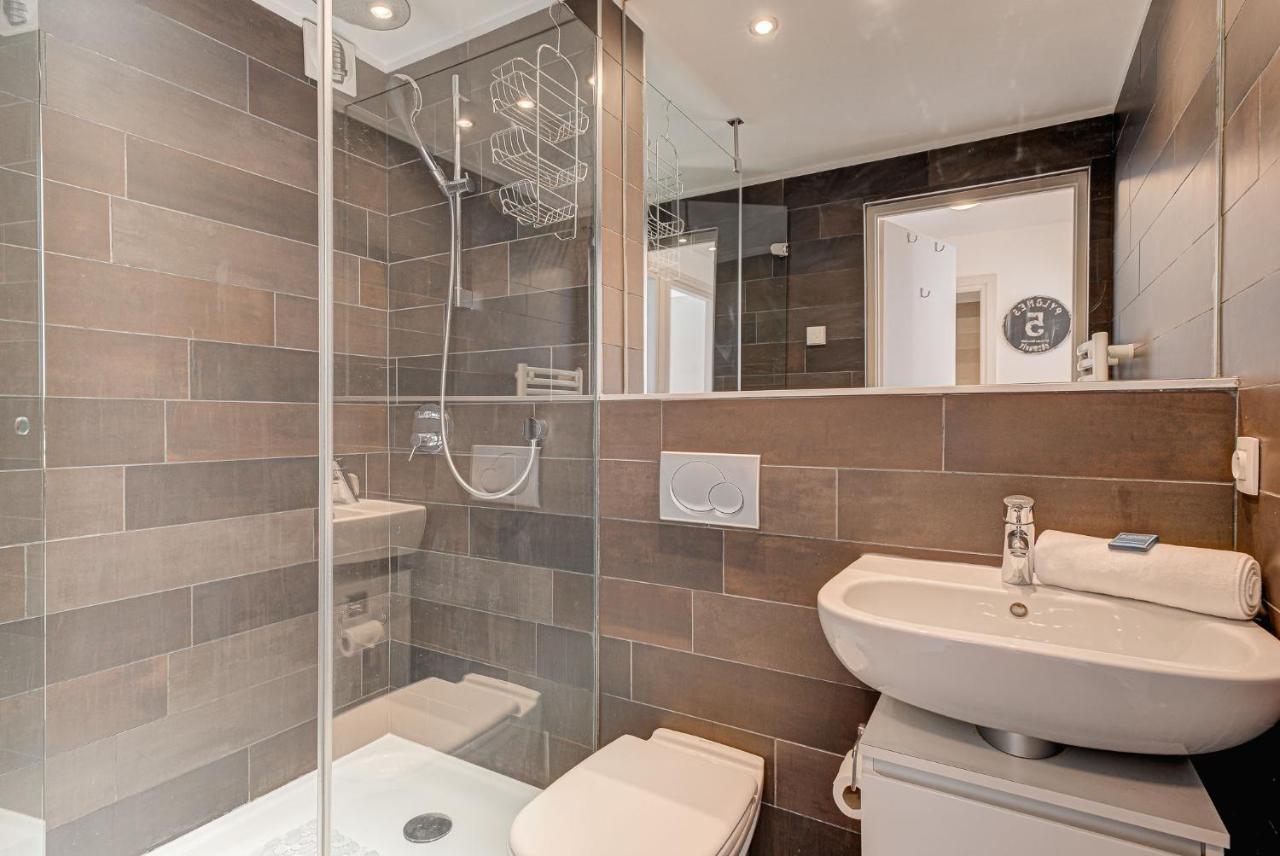 Apartment Cosmiques - Alpes Travel - Central Chamonix - Sleeps 4 エクステリア 写真