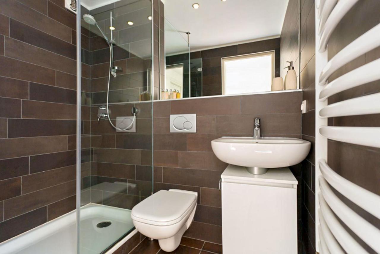 Apartment Cosmiques - Alpes Travel - Central Chamonix - Sleeps 4 エクステリア 写真
