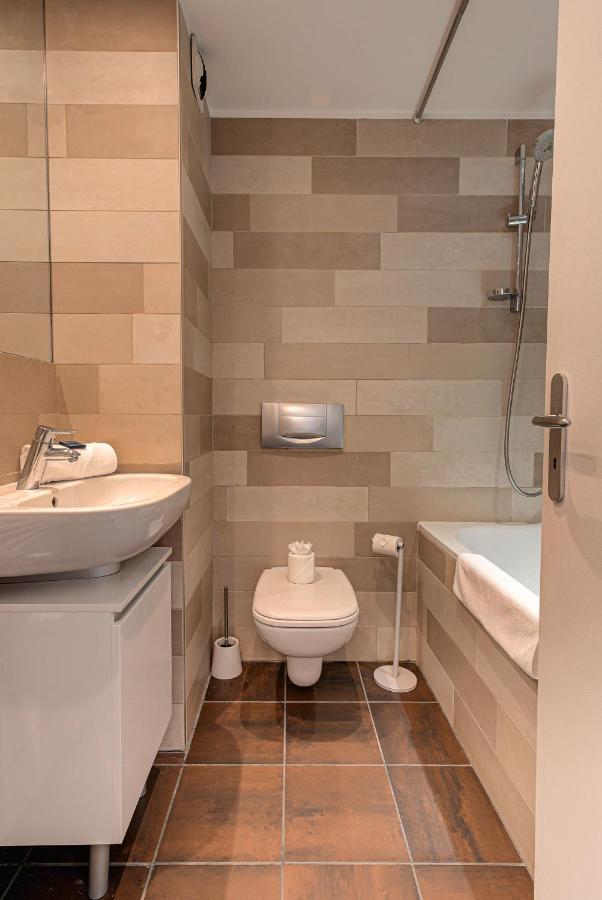 Apartment Cosmiques - Alpes Travel - Central Chamonix - Sleeps 4 エクステリア 写真