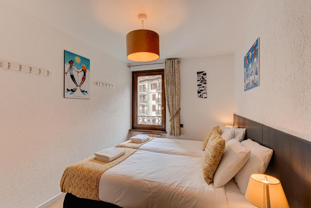 Apartment Cosmiques - Alpes Travel - Central Chamonix - Sleeps 4 エクステリア 写真