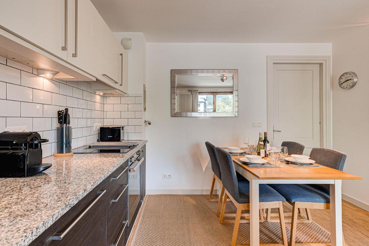 Apartment Cosmiques - Alpes Travel - Central Chamonix - Sleeps 4 エクステリア 写真