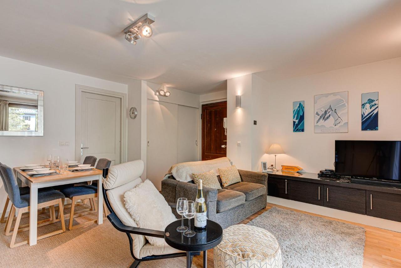 Apartment Cosmiques - Alpes Travel - Central Chamonix - Sleeps 4 エクステリア 写真